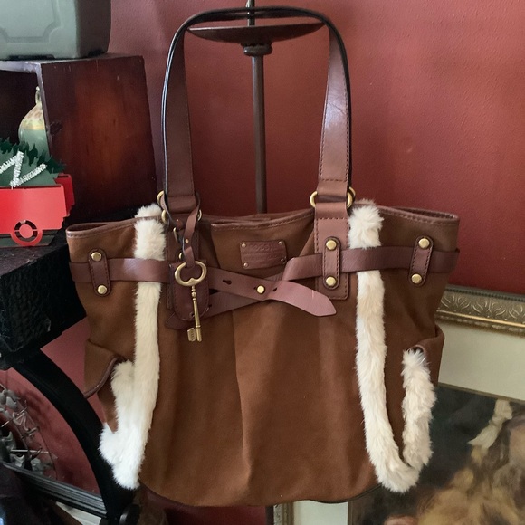 Fossil. Authentic Suede Tote Bag w/Faux Fur Trim - Picture 13 of 14